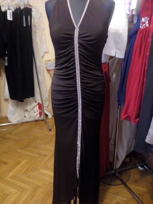 Brązowa asymetryczna sukienka