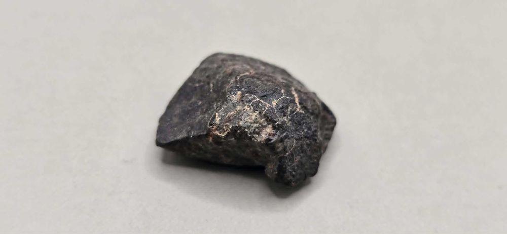 Meteoryt NWA 869  - 5,16g - chondryt L3-L6 + certyfikat