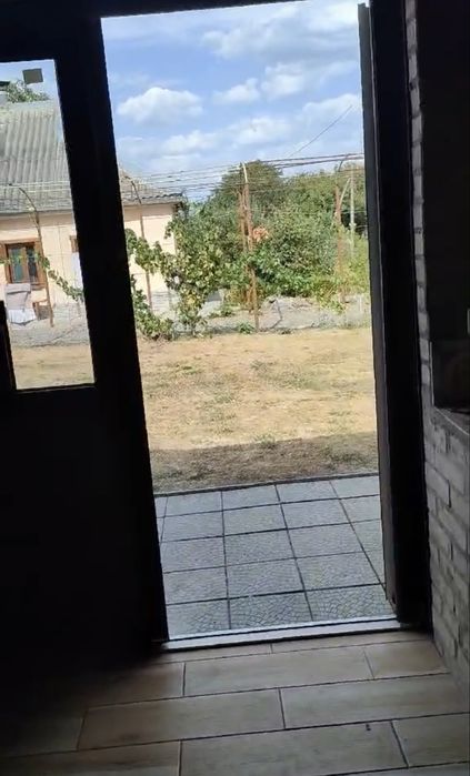 Продам будинок поряд з містом !!