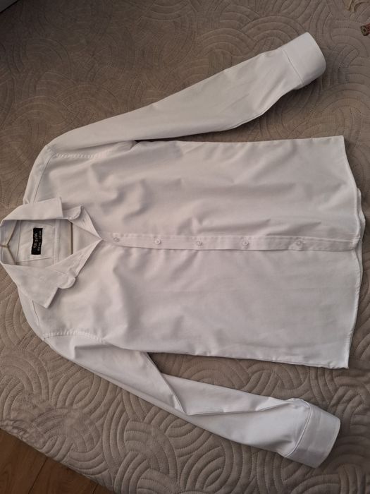 Elegancka biała koszula na długi rękaw na I Komunię rozmiar 152