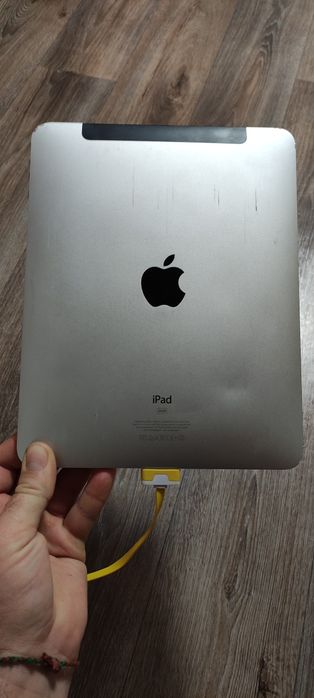 Продам iPad 1 на 64Гб