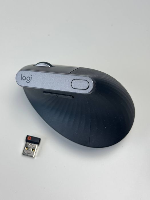Mysz bezprzewodowa Logitech MX Vertical Ergonomic Grey (910-005448)