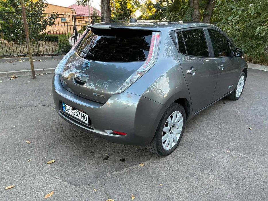 Nissan Leaf 2015 продам