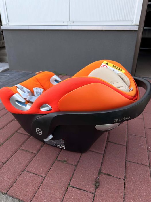 Fotelik samochodowy  Cybex Aton Q + baza ISOFIX Base Q-Fix – stan bardzo dobry