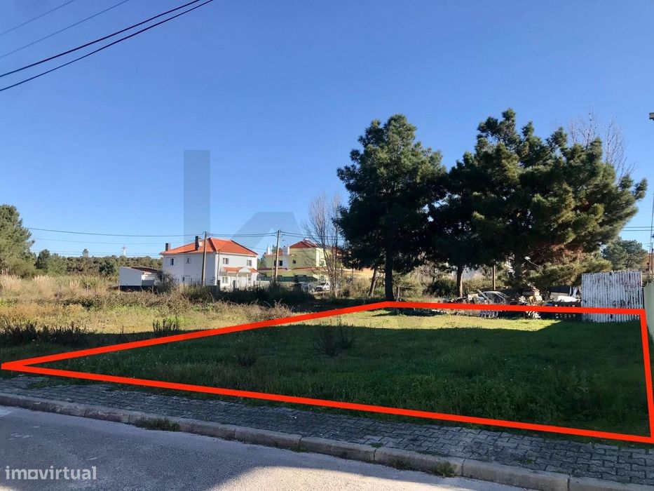 Terreno Urbano para Construir a Sua Moradia de Sonho em Fernão Ferro!