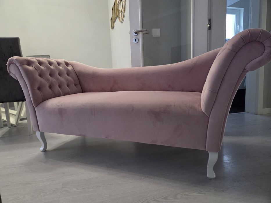 Sofa capitone rosa