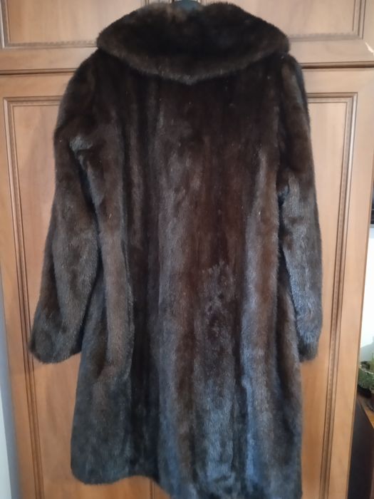 Норкова шуба (манто)