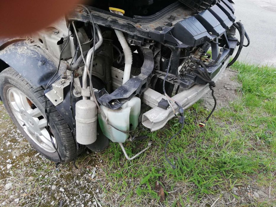 Renault Scenic II 1,9 DCI 2005r- Klapa tył i inne  części