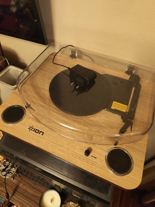 gramofon ION Max LP