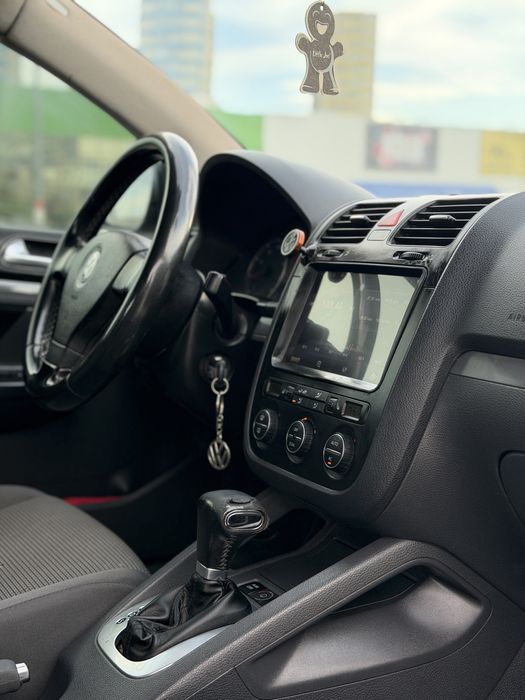 Volskwagen Jetta 1.6 газ. Автомат