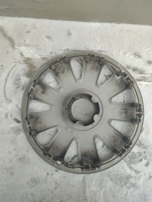 Продам колпак R15 форд фокус 2