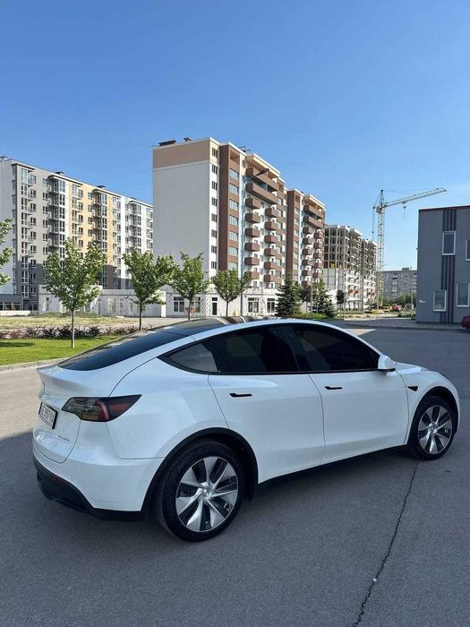 Tesla Model Y Long Range Dual Motor 2021 Тесла Електричний Кросовер