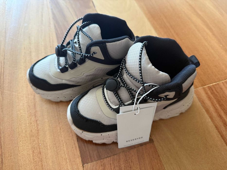 Sapatos desportivos para criança