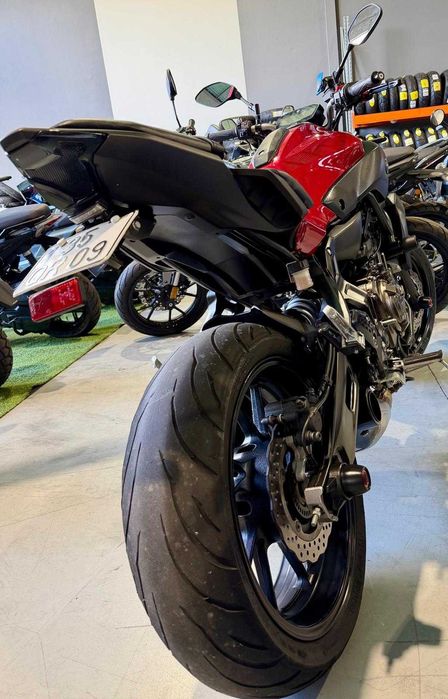 Moto Yamaha MT-07