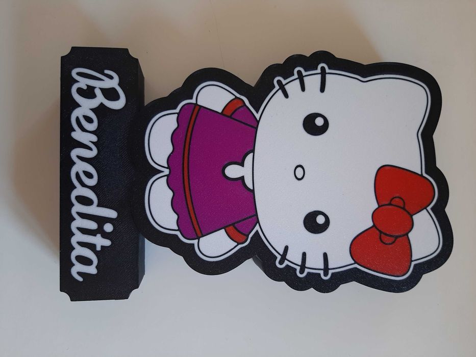 candeeiros com logotipo de clubes de futebol e imagem de anime