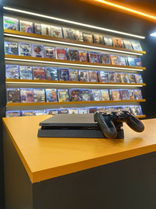 Консоль PlayStation 4 Slim 500gb + гра в подарунок!