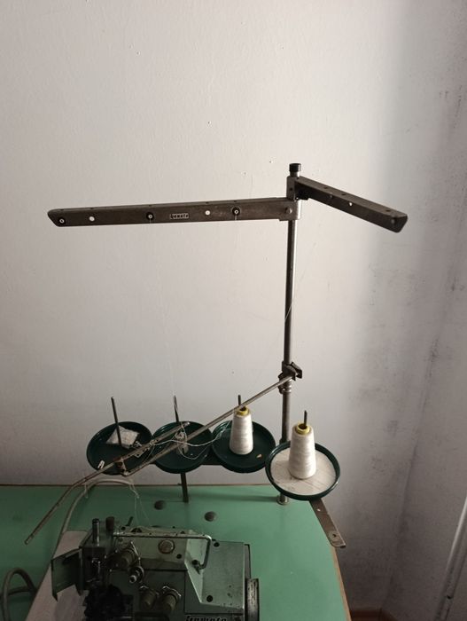 Maquina Cose e corte industrial