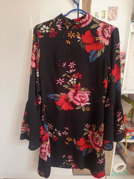 Sukienka mini w kwiaty