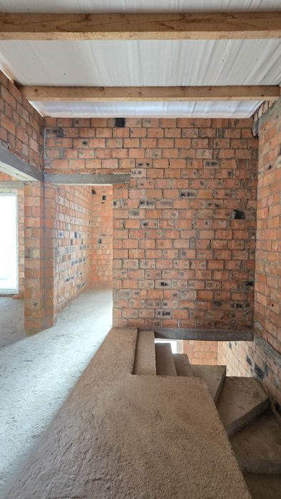 Продається 3х кімнатна зданий в експлуатацію таунхаус на Спортивній