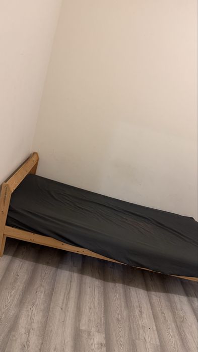 Quarto compartilhado por 3