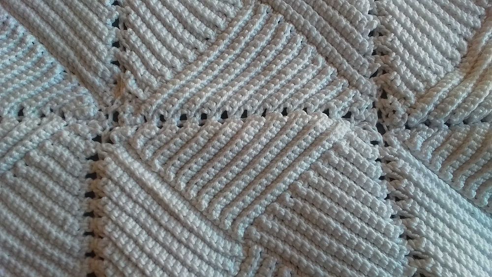Colchas de crochet para caminha e carrinho de bébé