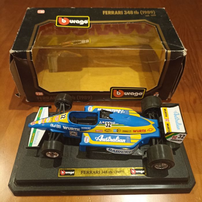 Carro miniatura Bburago 1:24 e outros