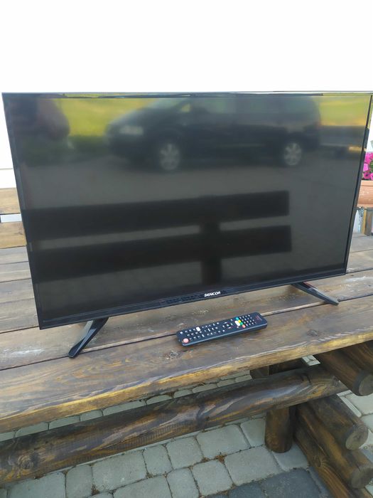 Tv 32 cale Sencor LED  DVB T2 4 lata  nie włącza się nie naprawiany pilot
