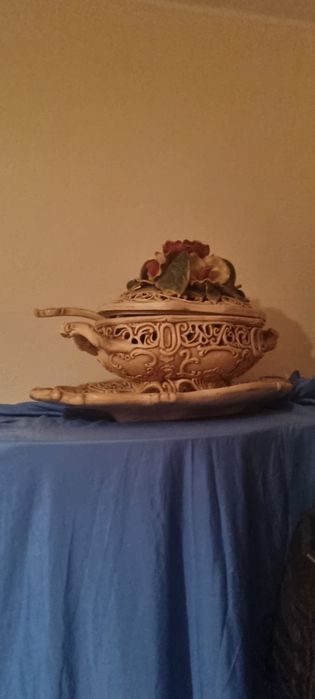 Decorative Items64738060343938123