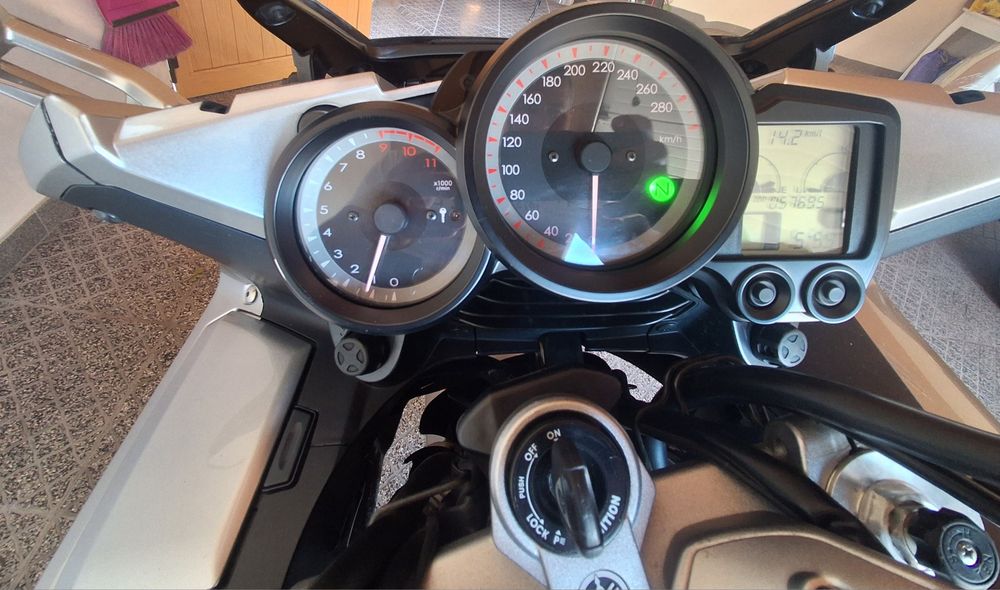 YAMAHA FJR 1300 - 2012