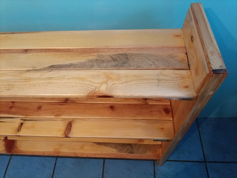 Regał z litego drewna