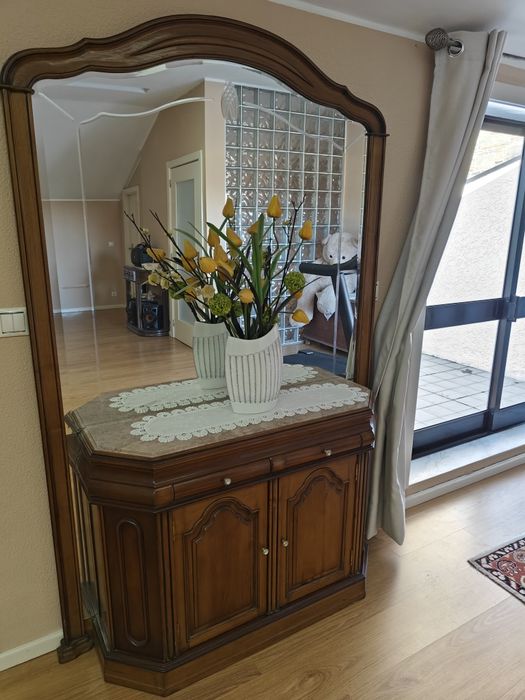 Sapateira com espelho