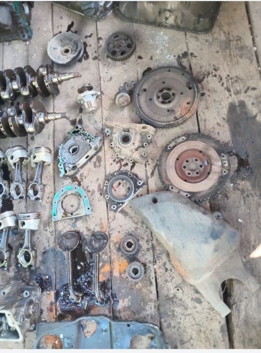 Двигатель в разборе