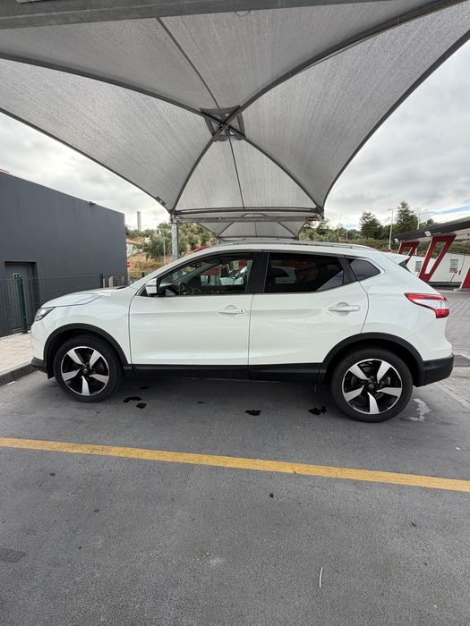 Nissan Qashqai 1.5 dCi Diesel 110 cv 2015 – Estado irrepreensível