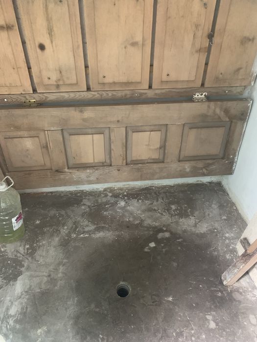 Двоповерхова дача з банькою.