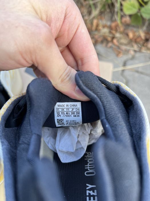 adidas Yeezy 700 V3 Safflower buty żółte niskie 46 2/3