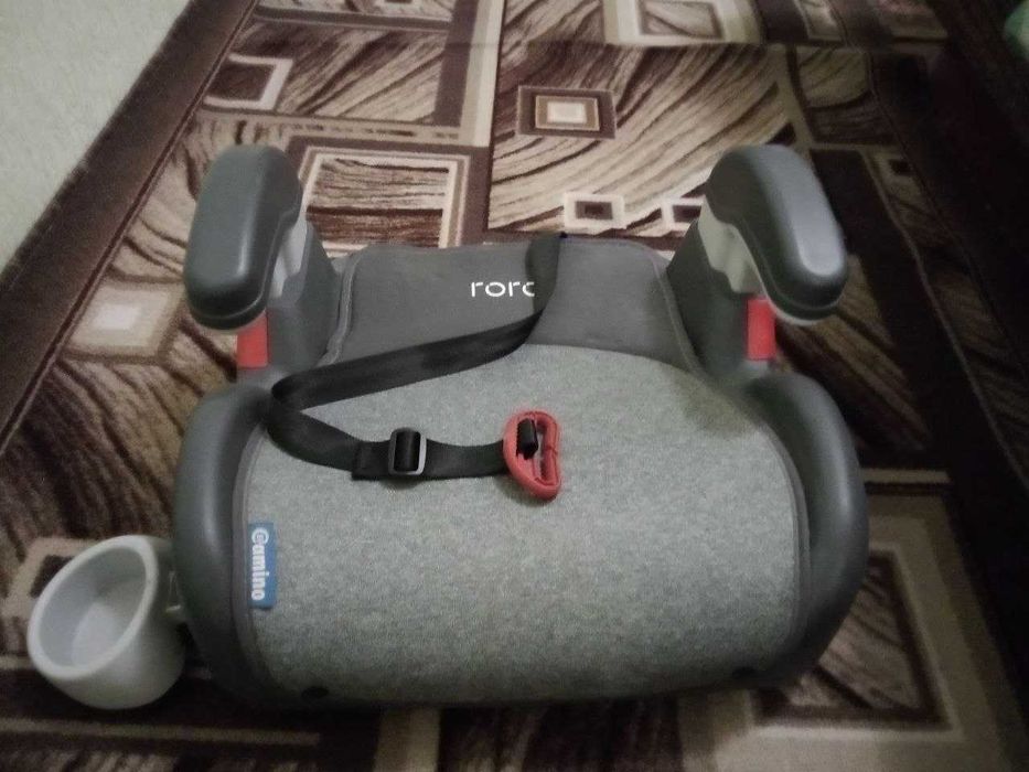 Дитяче автокрісло-бустер