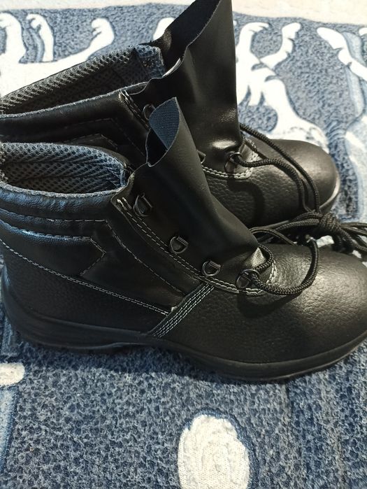Ботинки рабочие , черные