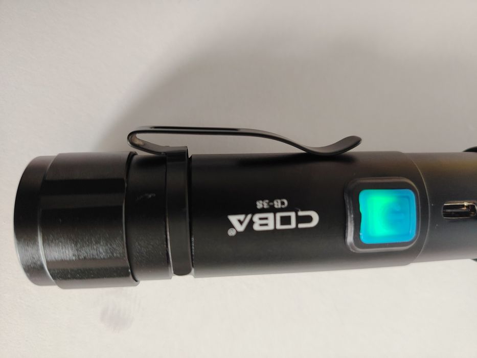 Lanterna C 38- 11 cm –  alcance 400 m.. Indicado para  Forças de segur