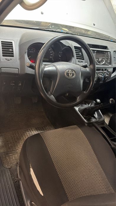 Toyota hilux 2.4 D4D king cab 2014