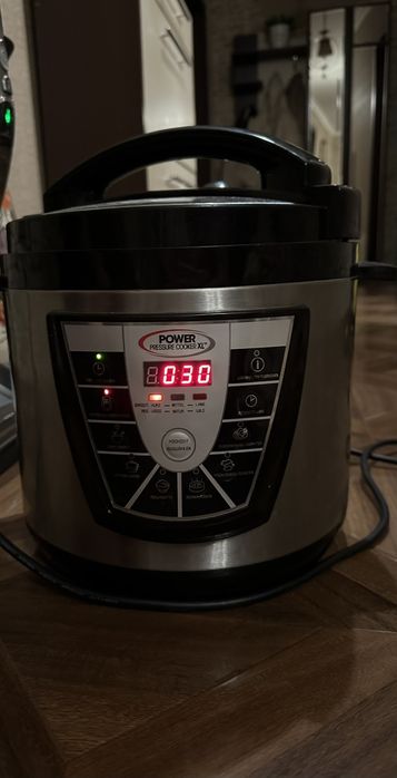 Продам мультиварку.