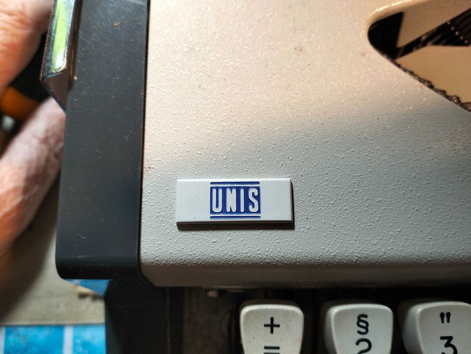 Maquina de escrever Unis TBM de Luxe