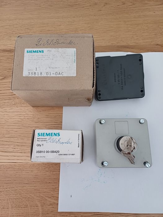 Kluczyk Siemens i puszka -Wrocław