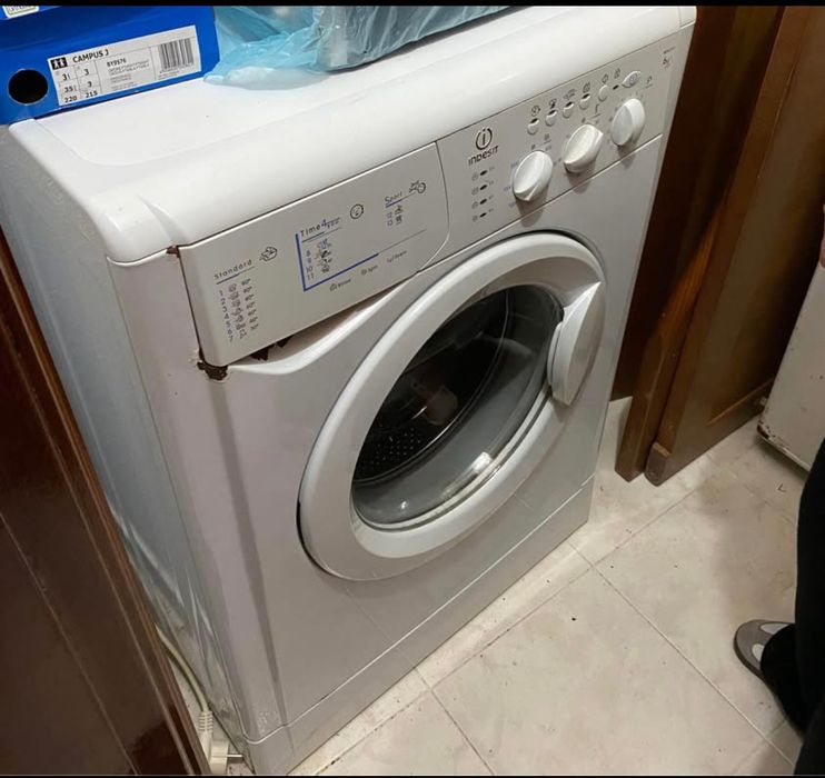 Vendo máquina lavar roupa Indesit 6kg