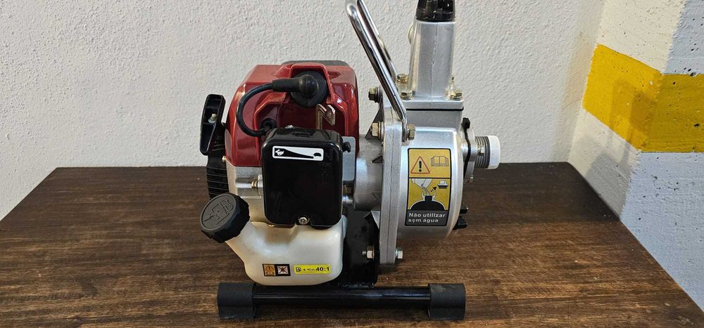 Motor de rega a gasolina como novo