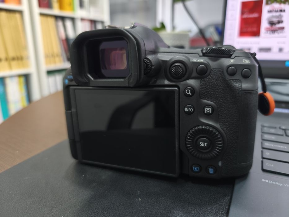 Canon R5 mkII como nova