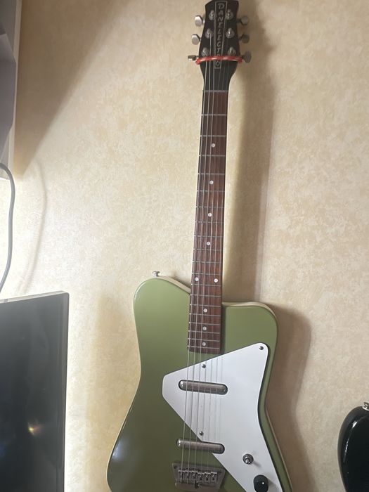 Guitarra danelctro