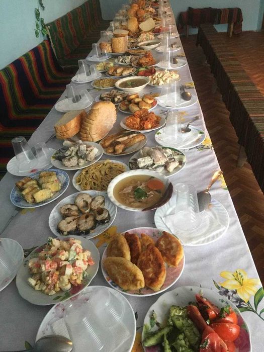 Виїзна кухня,корпоративи,ювілеї, кейтеринг,поминальні обіди.