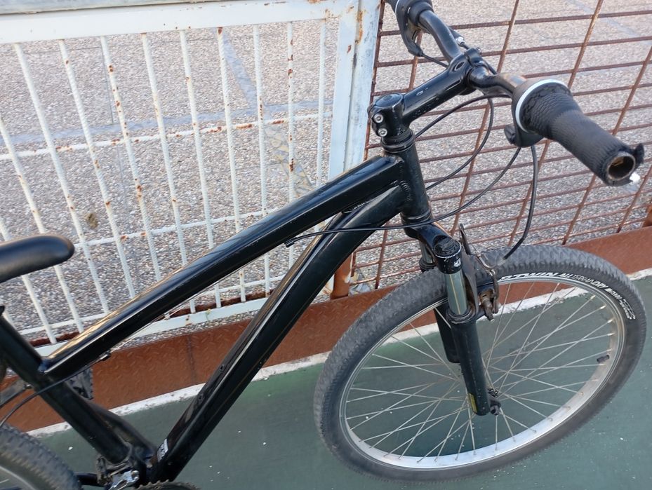 Rockrider st 50 os únicos problemas da bicicleta e as marchas de trás mas eu dou o fio novo para meter para voltar a funcionar