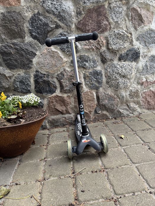 Hulajnoga trzykołowa, stan bardzo dobry