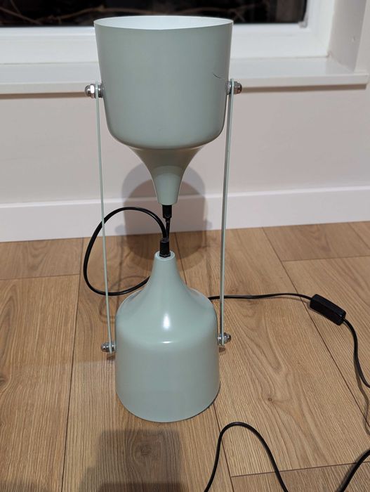 Sprzedam lampę biurkową Meble VOX model Clepsydre szara